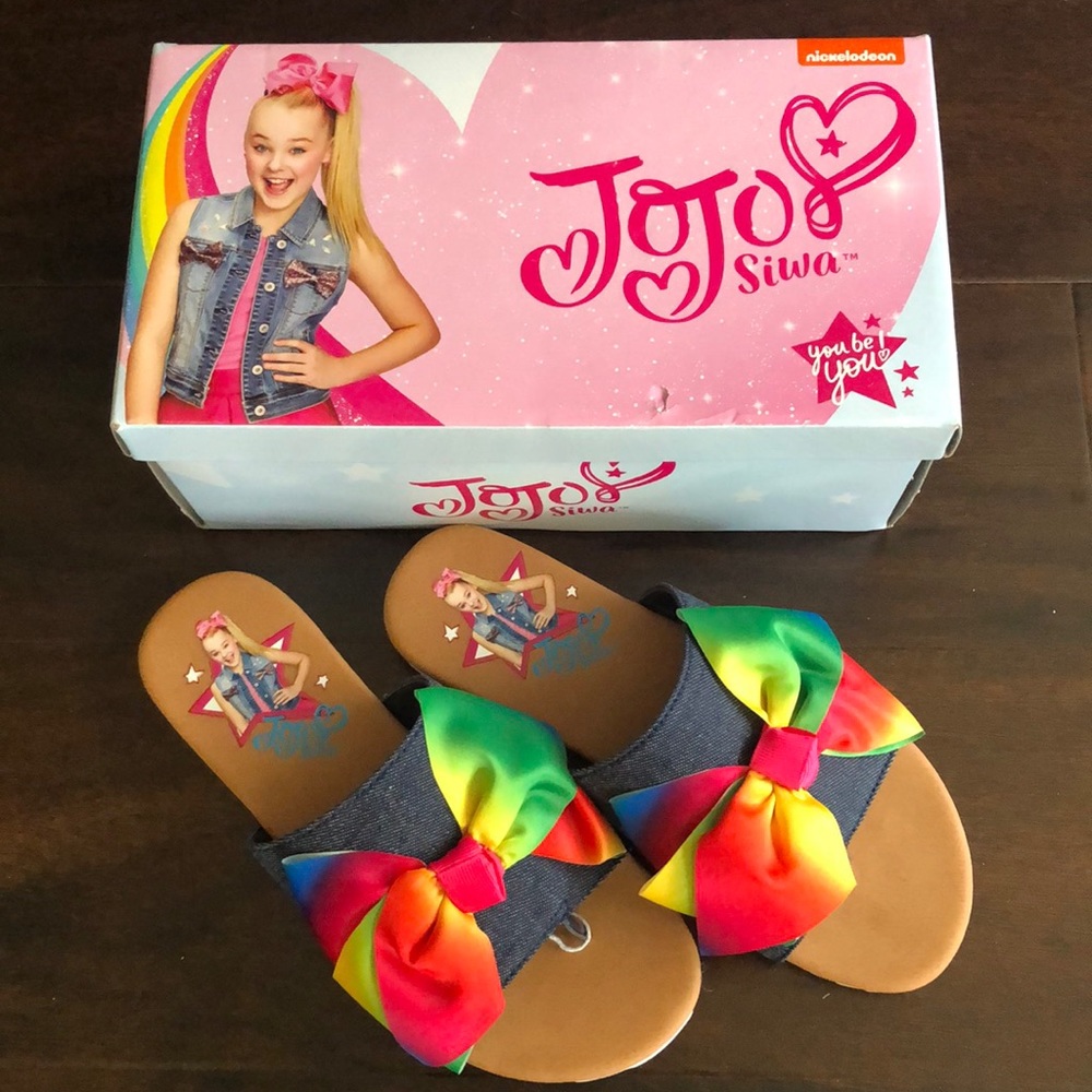 JoJo Siwa rainbow 🌈 slippers